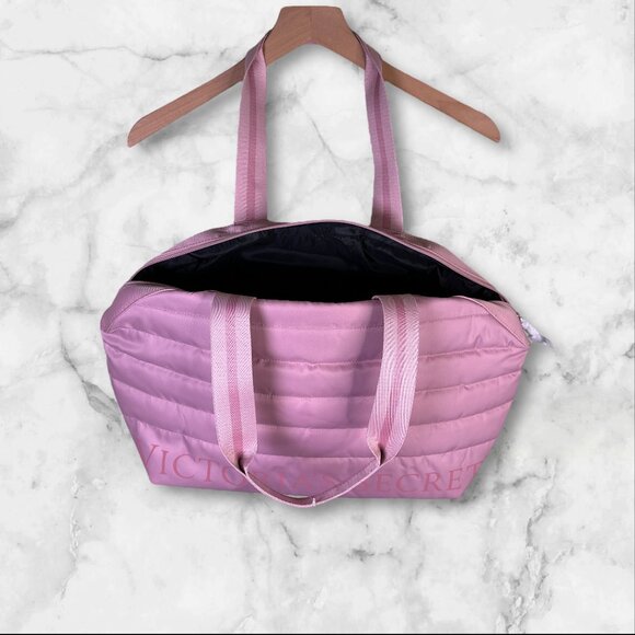 Victoria's Secret Pink Quilted Duffle Bag Tote New Barbiecore Gym Bag Travel - Picture 3 of 4
